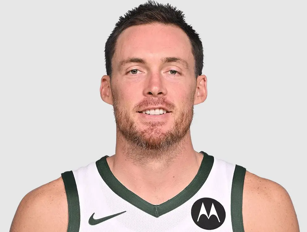 九游娱乐平台-包含赛前NBA总决赛传出新动向,密尔沃基雄鹿完成体检,管理层表态:震撼外界,赛季目标并未改变的词条